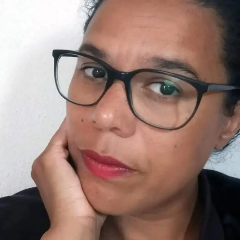 ndr-beitrag-frauen-und-alkoholsucht-Titilayo-Bornmann-800x800-1-768x768